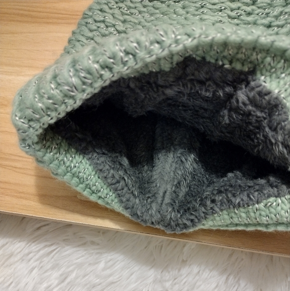 Carhartt Green Knit Sherpa Lined Pom Pom Beanie Limited Quantity Remaining NWT - Picture 3 of 3